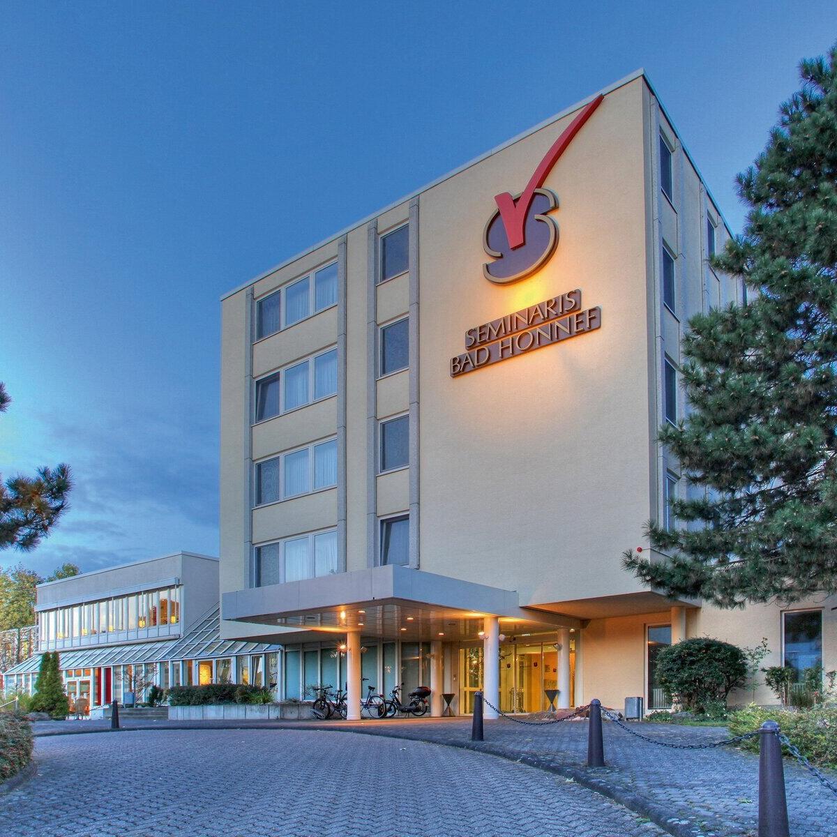 Seminaris Hotel Bad Honnef Aussenansicht