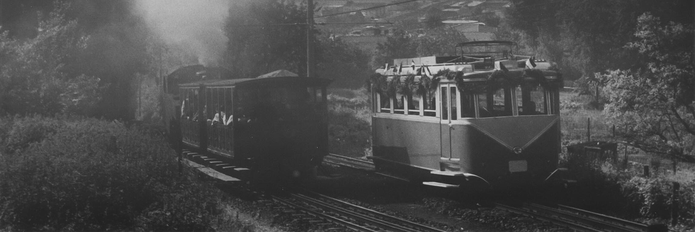 Erster elektrischer Triebwagen der Drachenfelsbahn