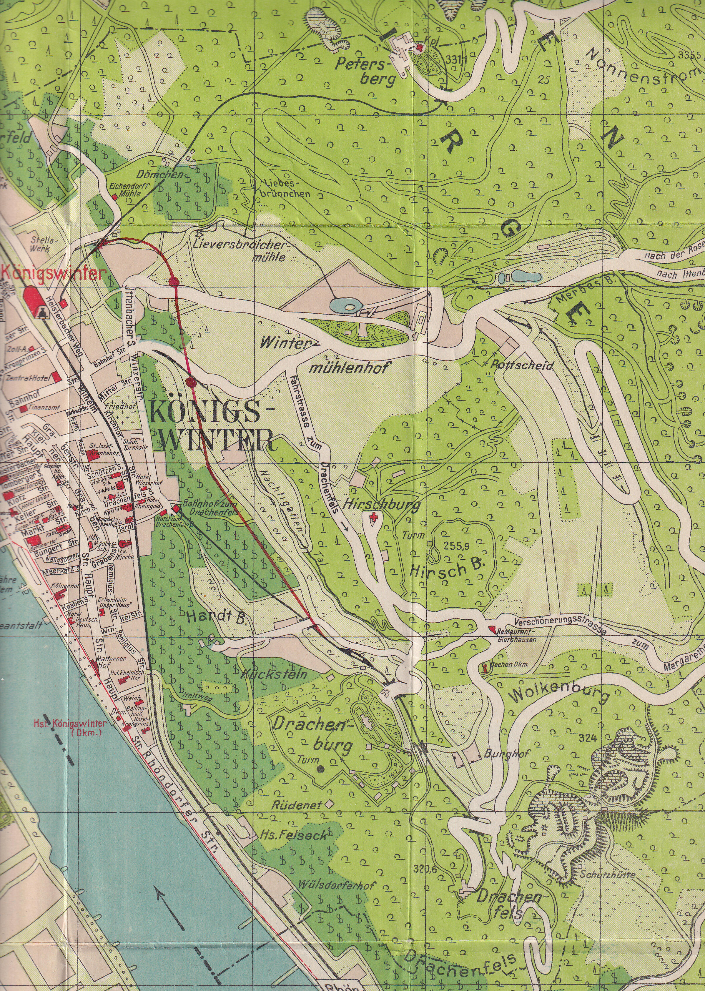 VERBINDUNGSPLAN (ca. 1926) Um von der Beliebtheit des Drachenfelsens zu profitieren, kam es zu Planungen, beide Bergbahnen mit einem Gleis zu verbinden. 1898 war eine gemeinsame Talstation vorgesehen, in den 1920er-Jahren nicht mehr. Es blieb bei den Planungen.