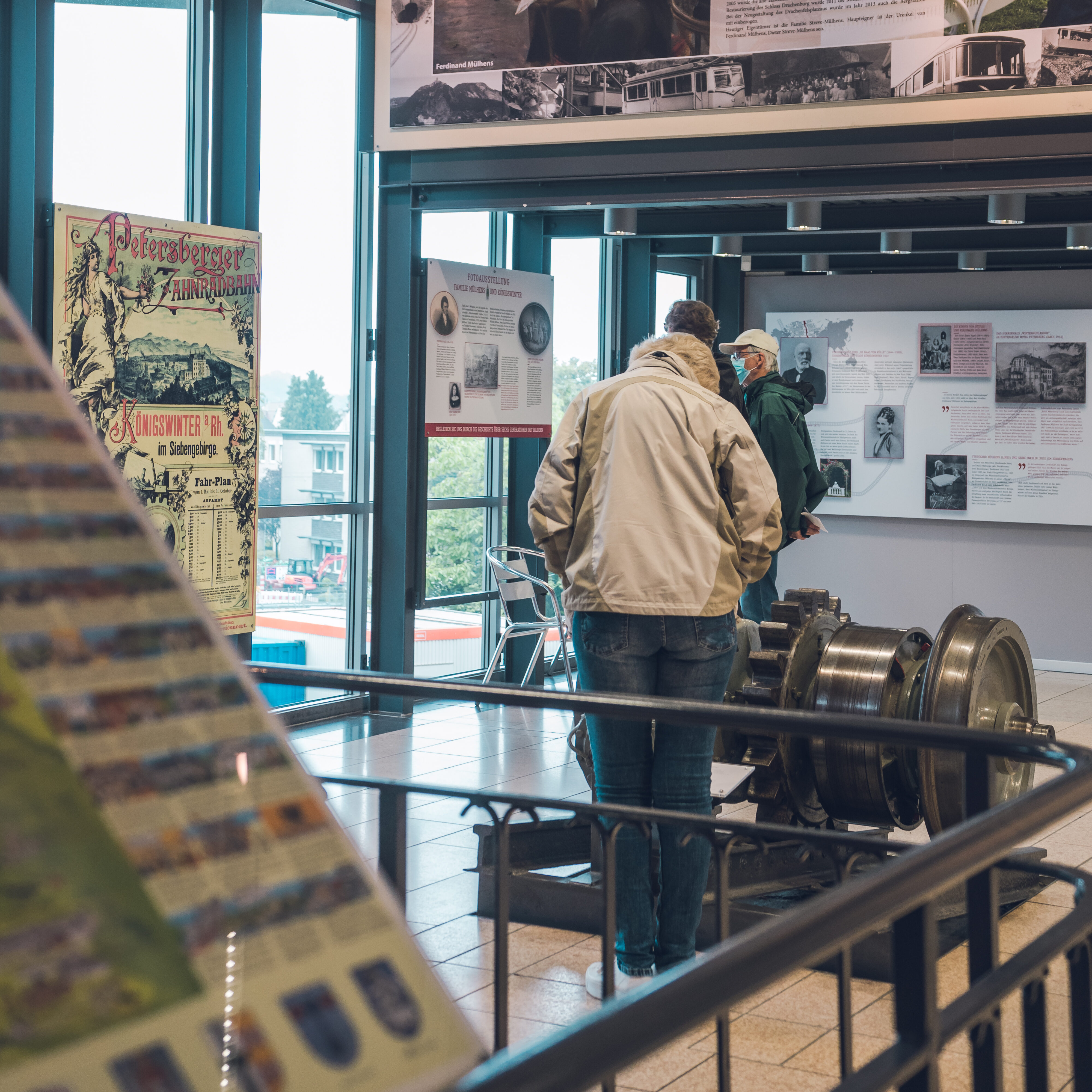 Ausstellungsstücke und Museum in der Talstation