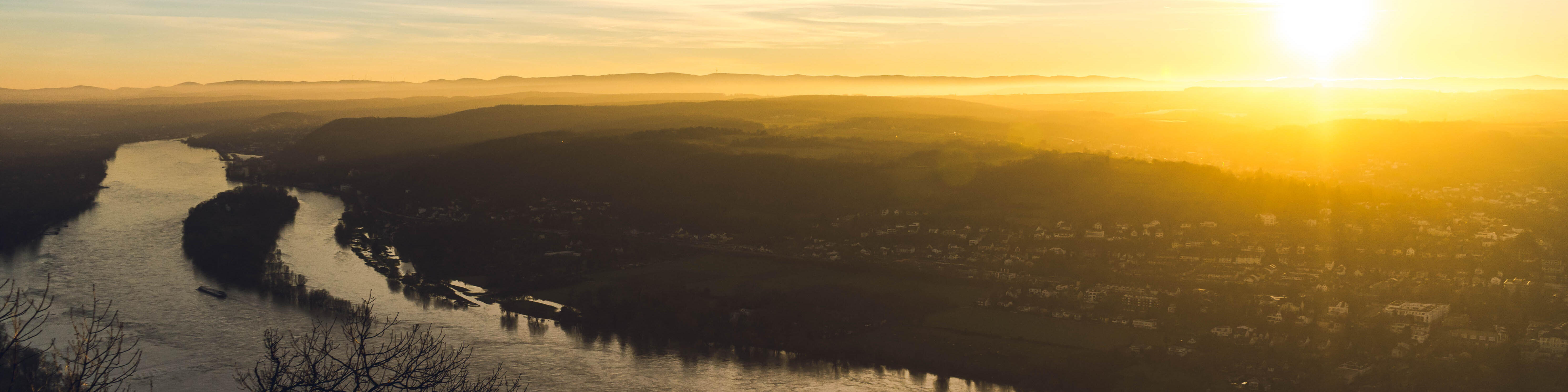 Drachenfels Sonnenuntergang Rhein Koenigswinter