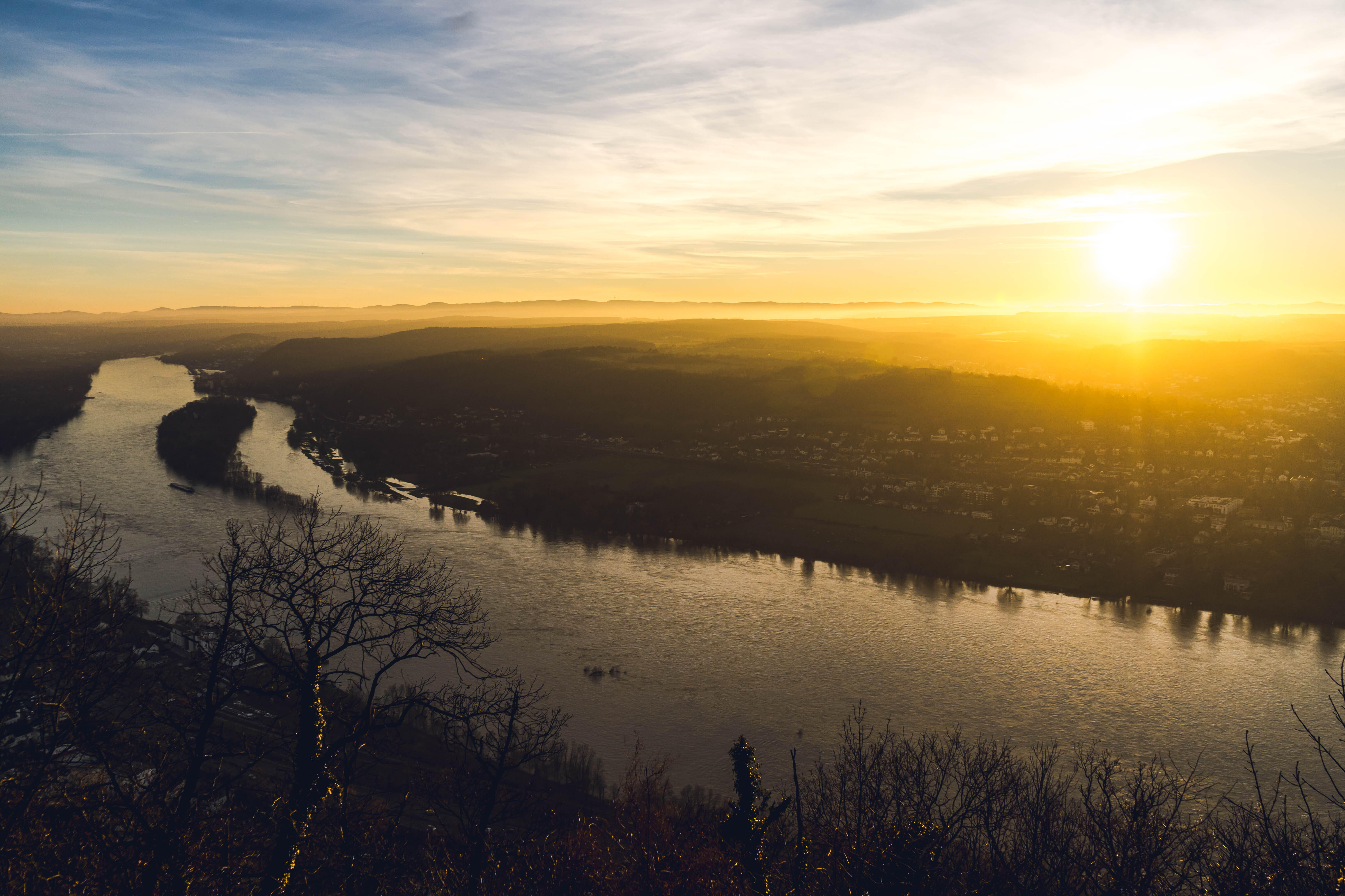 Drachenfels Sonnenuntergang Rhein Koenigswinter