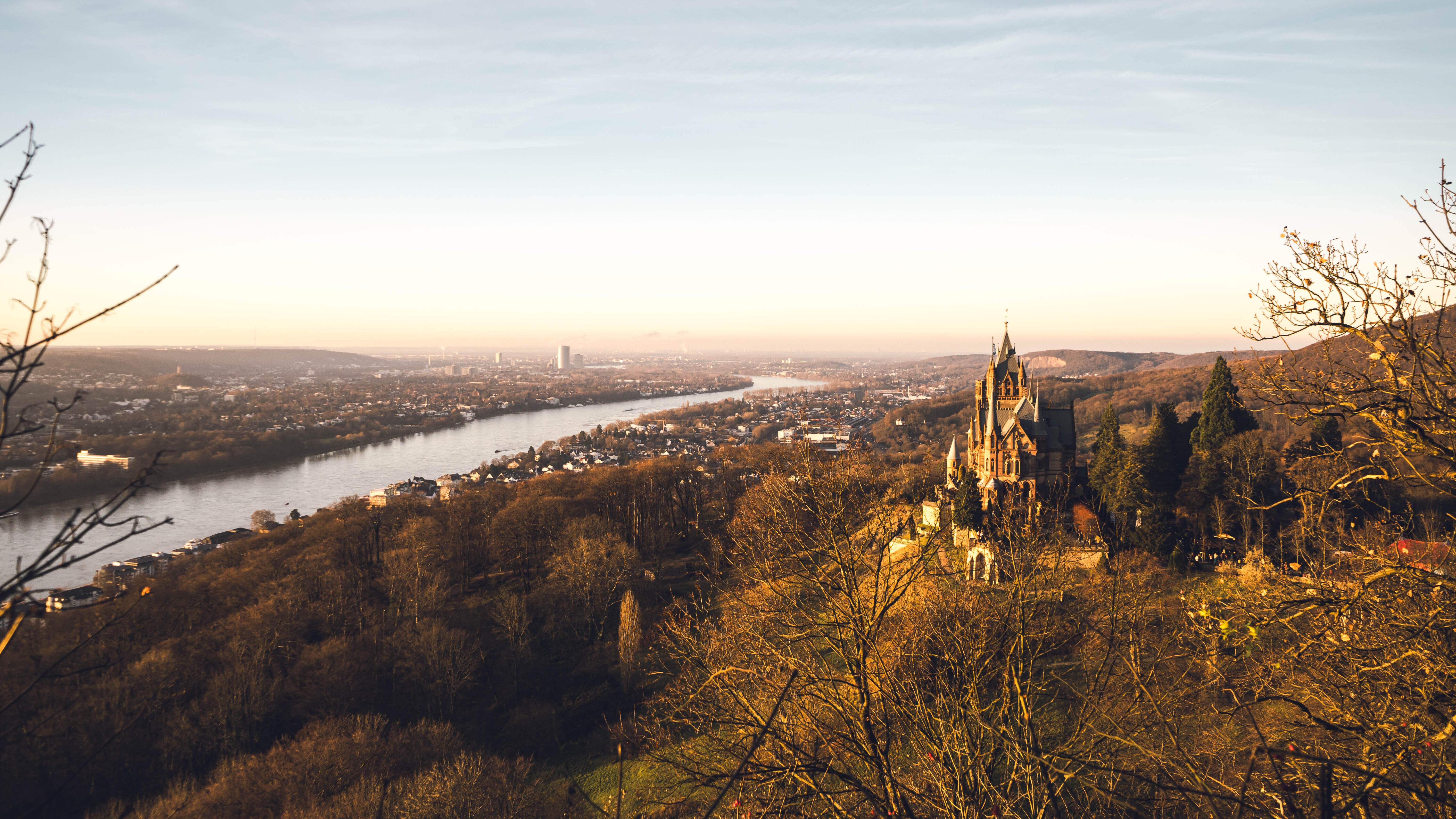 Schlossblick Drachenfels Koenigswinter Sonnenuntergang