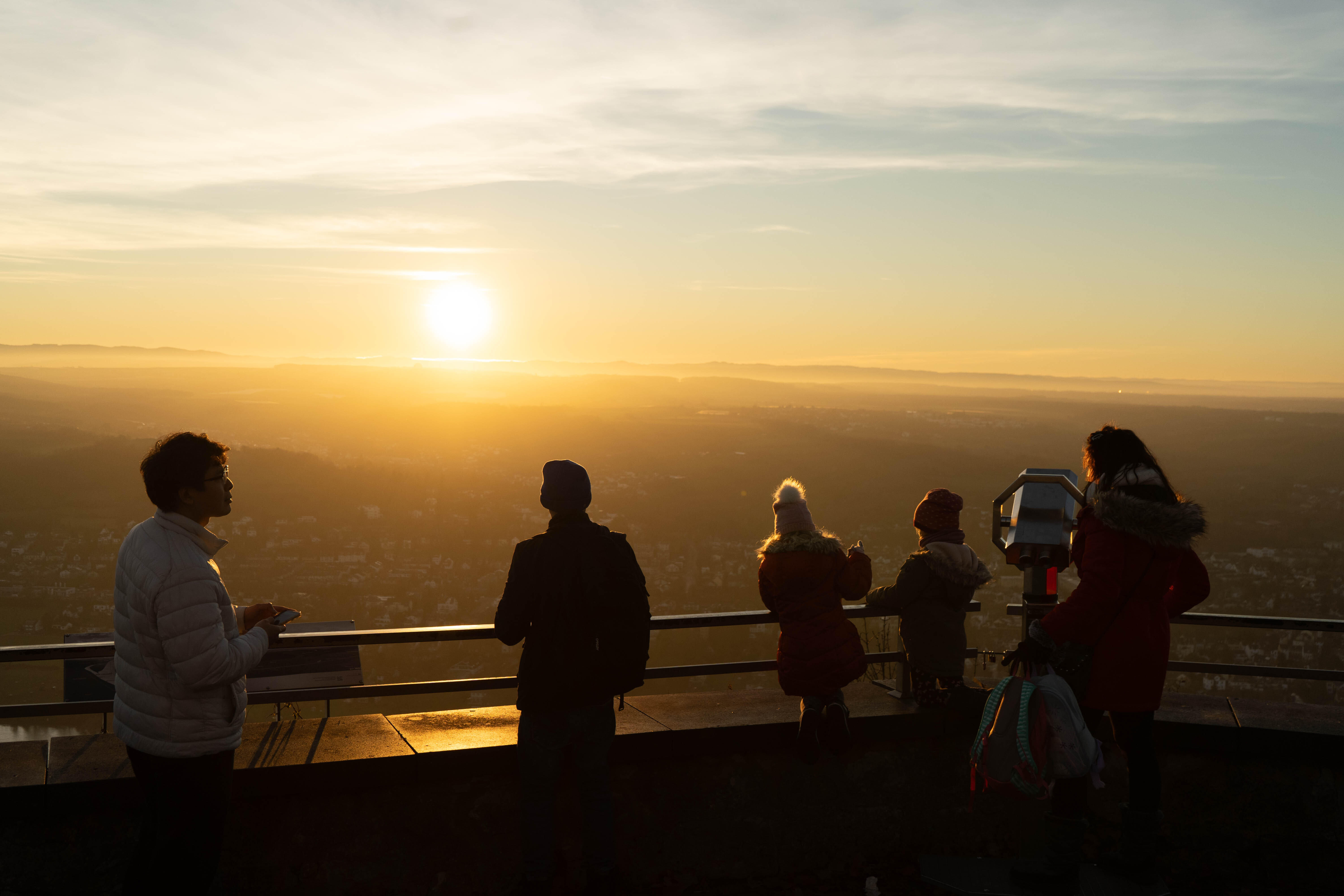 Drachenfels Sonnenuntergang Menschen