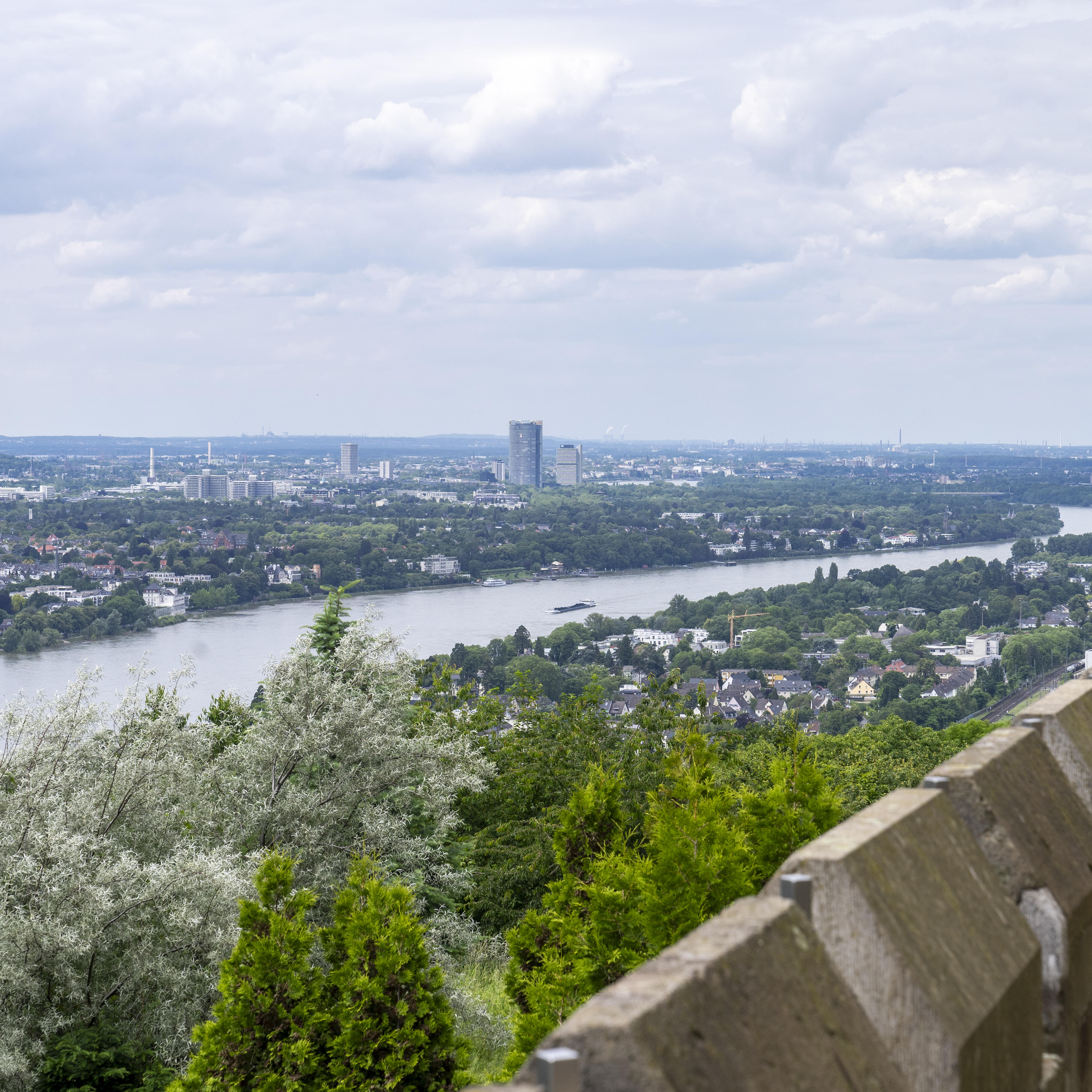 Schlosscafe Luigi Ponzetta Schloss Drachenburg Aussicht