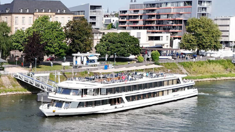 BPS Bonn Schiff Koenigswinter Drachenfels